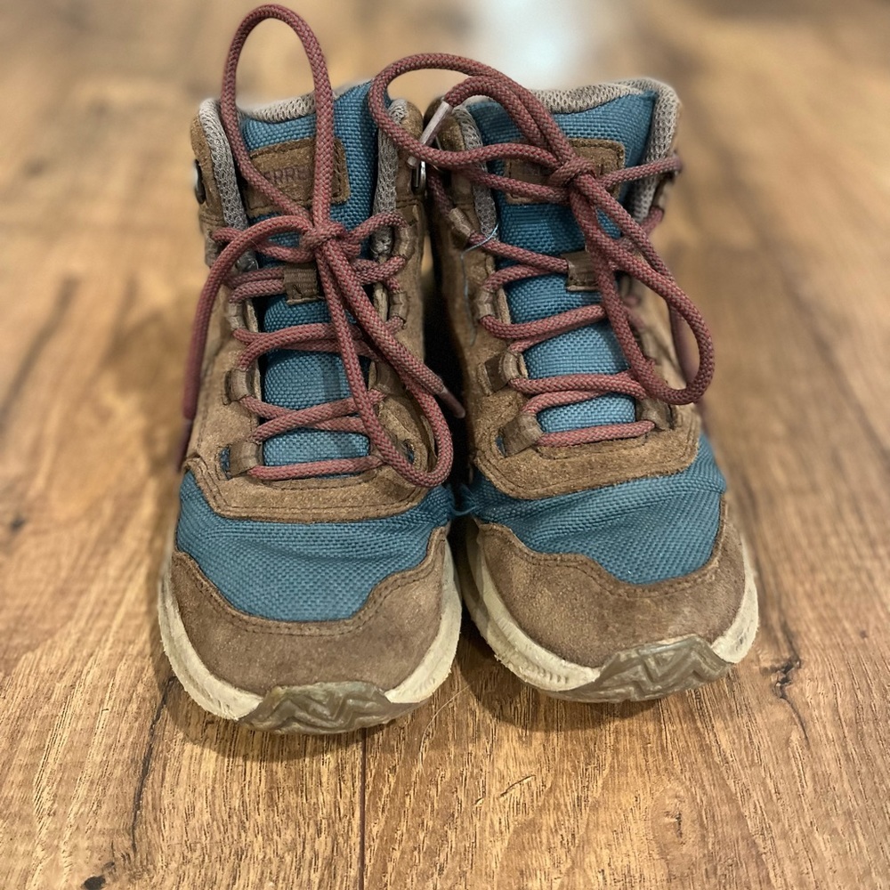 Boys Merrill Hiking Boots- size 1